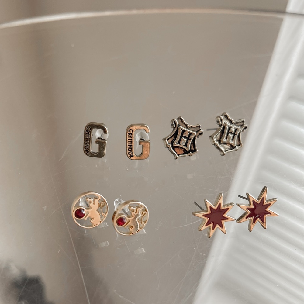 Gryffindor Earring Bundle - Picture 2 of 4